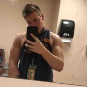 Meet your Posher, Aaron